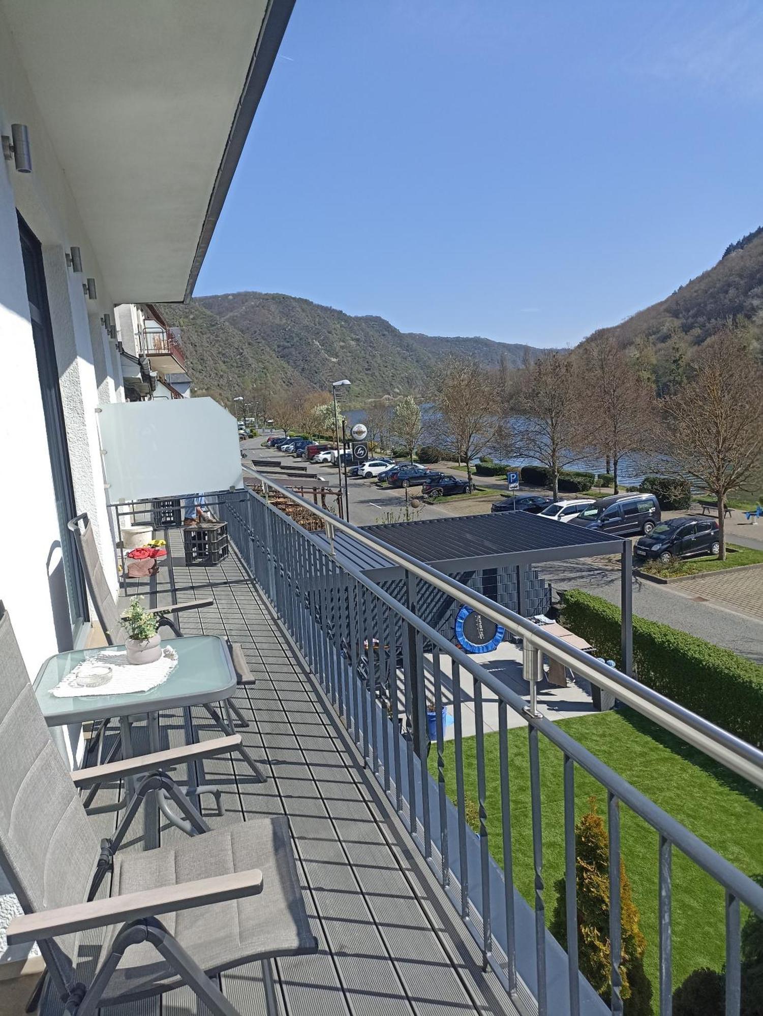 Haus Mosel Apartamento Klotten Exterior foto