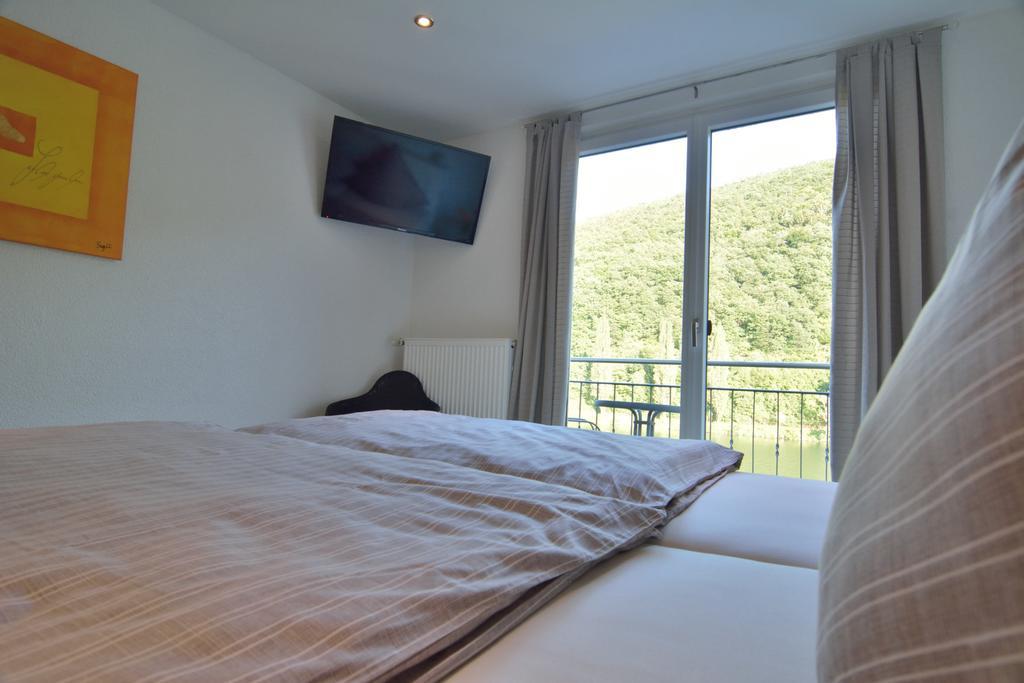 Haus Mosel Apartamento Klotten Quarto foto