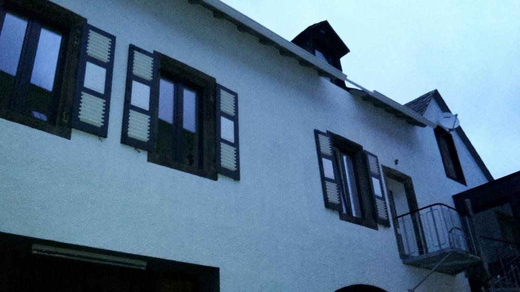 Haus Mosel Apartamento Klotten Exterior foto